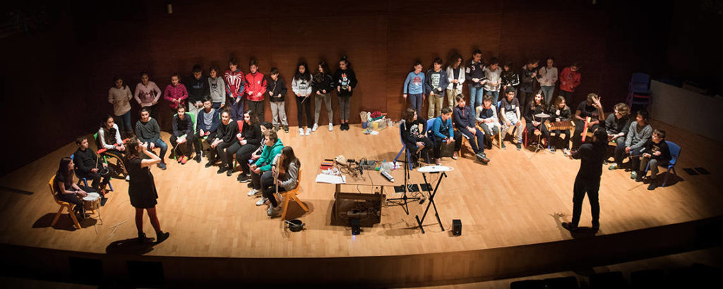 Músicas Brutas de Cuneta en el colegio Profesor Santiago Grisolía de Valencia